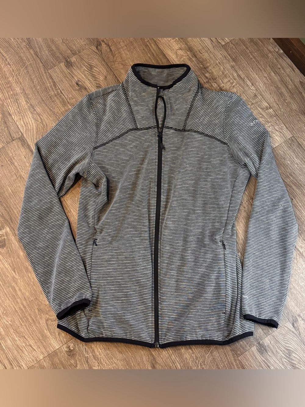 Columbia Women’s Large Zip-Up Sweatshirt